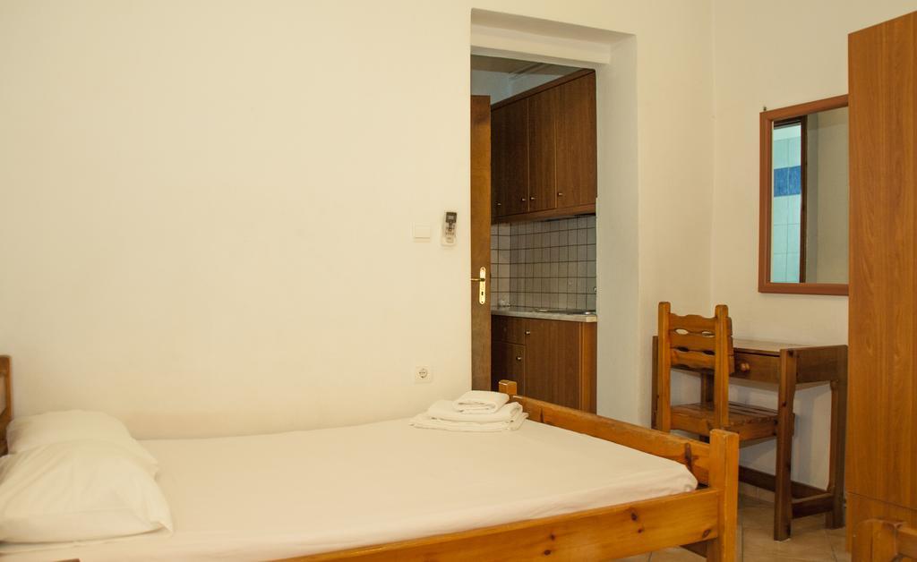 איגומניטסה Stavrodromi Hotel מראה חיצוני תמונה